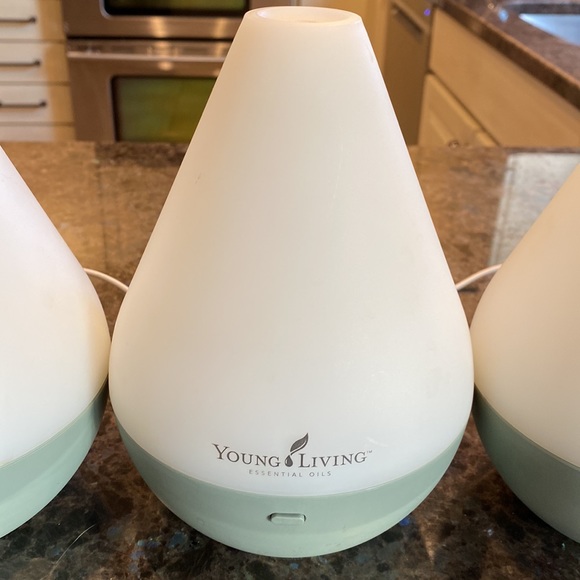 Young Living Dewdrop Diffuser